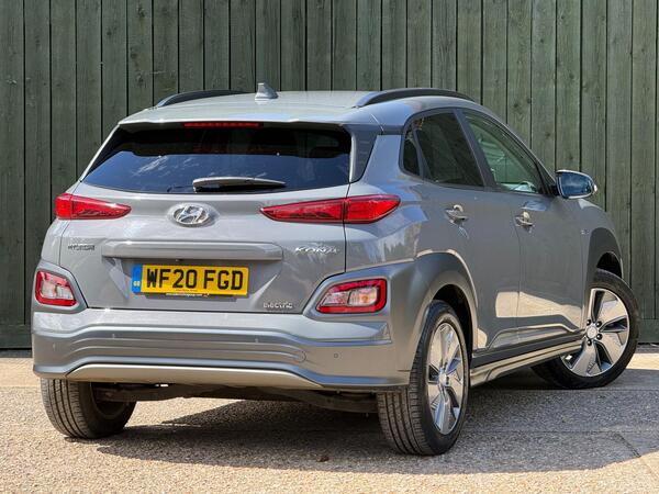 Hyundai KONA 64kWh Premium SE Auto 5dr (7kW Charger)