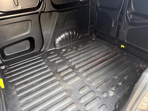 Peugeot Partner 1.5 BlueHDi 1000 Asphalt Standard Panel Van SWB Euro 6 5dr at 27th