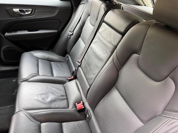 Volvo XC60 2.0 D4 Inscription Auto AWD Euro 6 (s/s) 5dr at 10th
