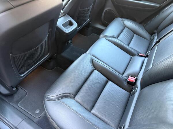 Volvo XC60 2.0 D5 PowerPulse Inscription Auto AWD Euro 6 (s/s) 5dr at 13th