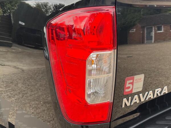 Nissan Navara 2.3 dCi N-Guard Auto 4WD Euro 6 4dr at 46th