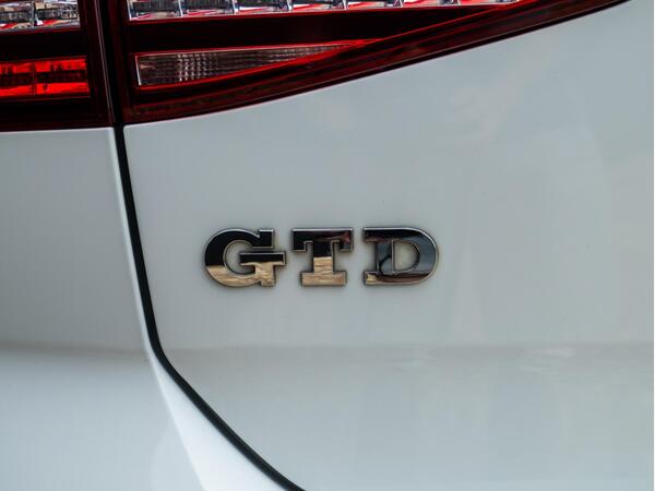 VOLKSWAGEN GOLF GTD S-A - Image 9