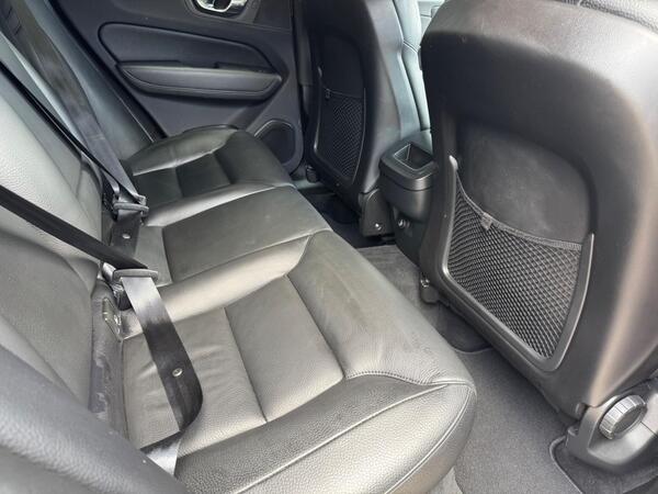 Volvo XC60 2.0 T4 Edition Auto Euro 6 (s/s) 5dr at 7th