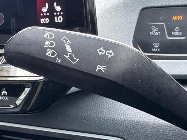 Volkswagen ID.3 Pro Performance 58kWh Style Auto 5dr at 33th