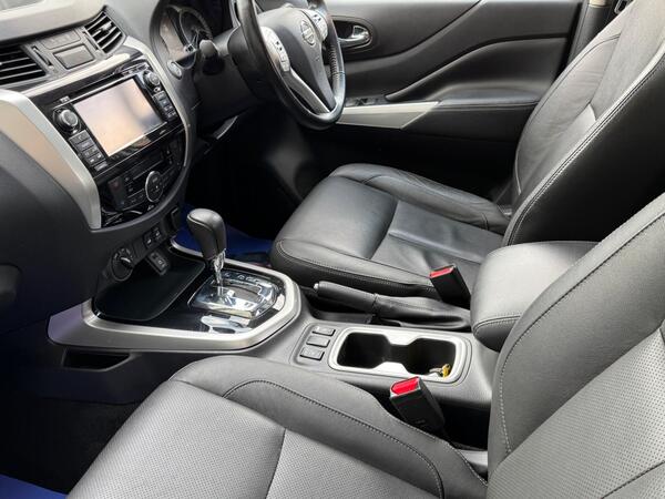 Nissan Navara 2.3 dCi Tekna Auto 4WD Euro 6 4dr at 8th