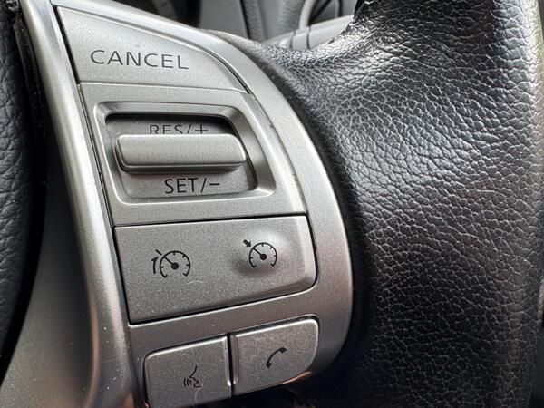 Nissan Navara 2.3 dCi N-Guard Auto 4WD Euro 6 4dr