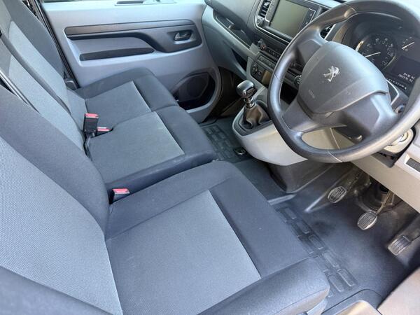 Peugeot Expert 1.5 BlueHDi 1000 Professional Premium Standard Panel Van MWB Euro 6 (s/s) 6dr at 6th