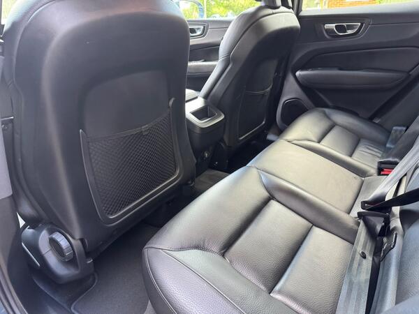 Volvo XC60 2.0 T4 Edition Auto Euro 6 (s/s) 5dr at 13th