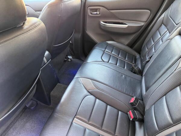 Mitsubishi L200 2.4 DI-D DC Barbarian 4WD Euro 6 4dr at 16th