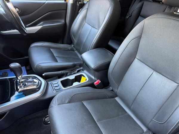 Nissan Navara 2.3 dCi Tekna Auto 4WD Euro 6 4dr at 10th