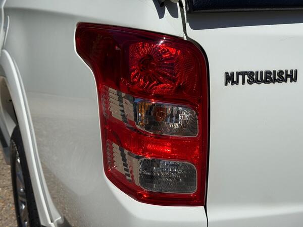 Mitsubishi L200 2.4 DI-D DC Warrior 4WD Euro 6 4dr