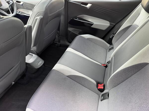 Volkswagen ID.3 Pro Performance 58kWh Style Auto 5dr at 12th