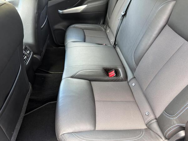 Nissan Navara 2.3 dCi N-Guard Auto 4WD Euro 6 4dr at 21th