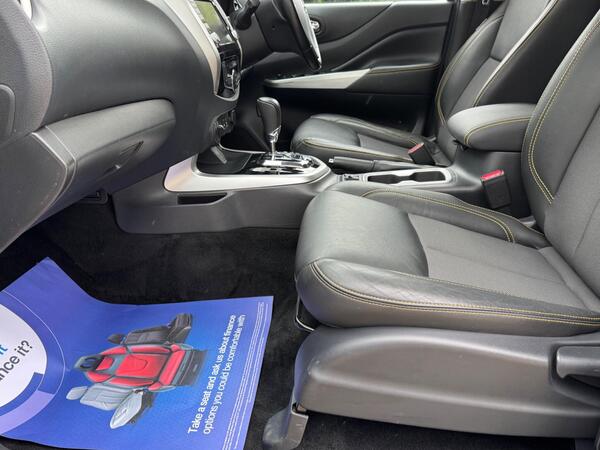 Nissan Navara 2.3 dCi N-Guard Auto 4WD Euro 6 4dr at 33th