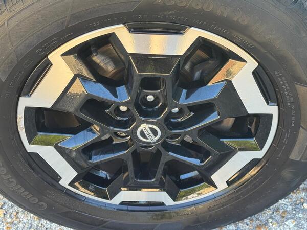 Nissan Navara 2.3 dCi Tekna 4WD Euro 6 (s/s) 4dr