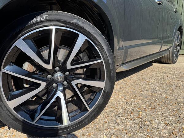 Volvo XC90 2.0 D5 PowerPulse Inscription Pro Auto 4WD Euro 6 (s/s) 5dr at 29th