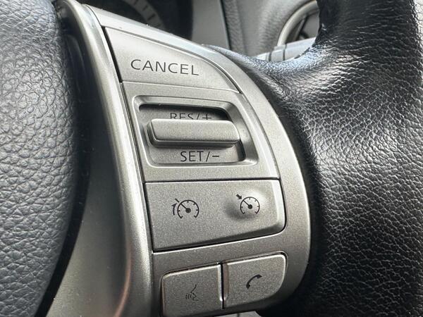 Nissan Navara 2.3 dCi N-Guard Auto 4WD Euro 6 4dr at 16th