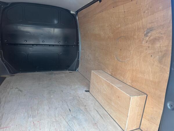 Volkswagen Transporter 2.0 TDI T30 Highline FWD SWB Euro 6 (s/s) 5dr at 38th