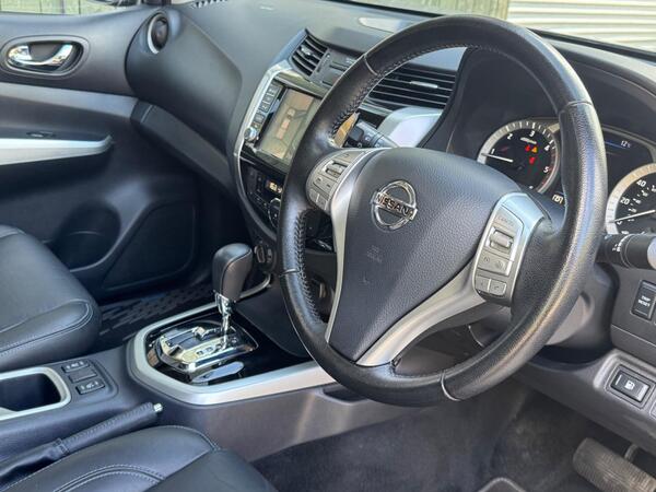 Nissan Navara 2.3 dCi N-Guard Auto 4WD Euro 6 4dr at 10th