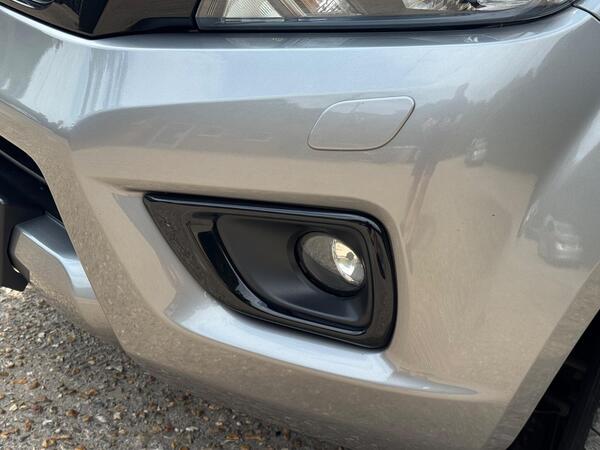Nissan Navara 2.3 dCi N-Guard Auto 4WD Euro 6 4dr