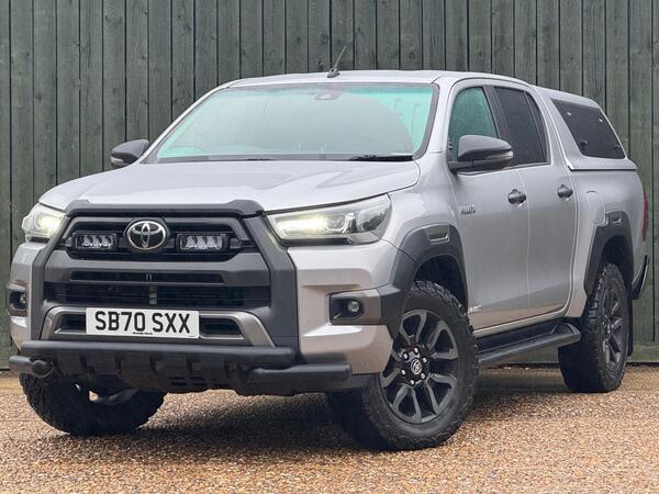 Toyota Hilux 2.8 D-4D Invincible X Auto 4WD Euro 6 (s/s) 4dr at 6th