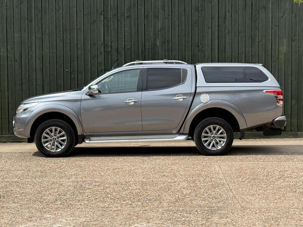 Mitsubishi L200 2.4 DI-D DC Barbarian Auto 4WD Euro 6 4dr at 11th