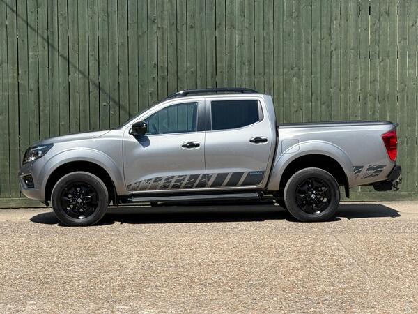 Nissan Navara 2.3 dCi N-Guard Auto 4WD Euro 6 4dr at 13th