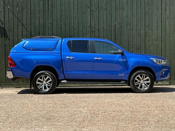Toyota Hilux 2.4 D-4D Invincible Auto 4WD Euro 6 (s/s) 4dr (TSS) at 21th