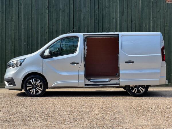 Renault Trafic 2.0 dCi Blue SL30 Extra Sport L1 H1 Euro 6 (s/s) 5dr at 10th