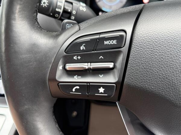 Hyundai KONA 64kWh Premium Auto 5dr (10.5kW Charger)