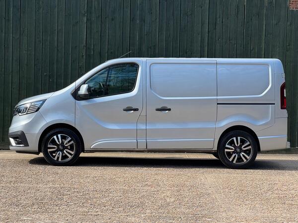 Renault Trafic 2.0 dCi Blue SL30 Extra Sport L1 H1 Euro 6 (s/s) 5dr at 8th