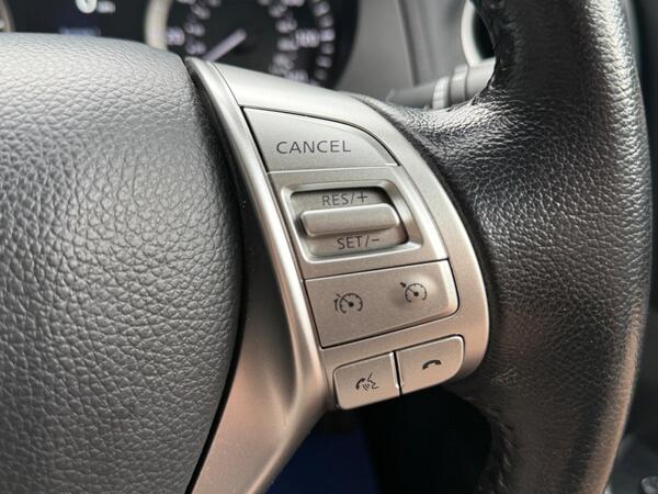 Nissan Navara 2.3 dCi Tekna 4WD Euro 6 (s/s) 4dr