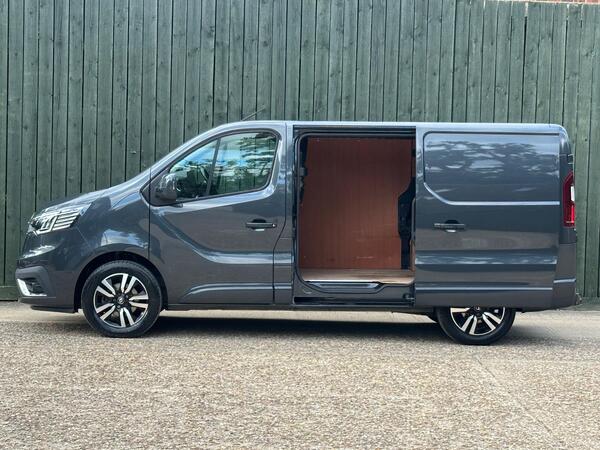 Renault Trafic 2.0 dCi Blue SL28 Sport+ L1 H1 Euro 6 (s/s) 5dr