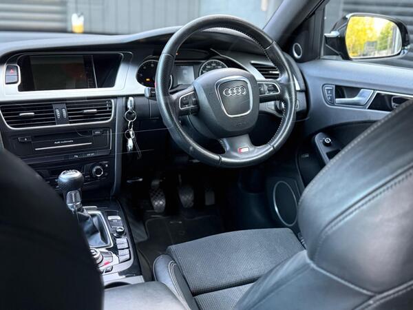Audi A4 Avant 2.0 TFSI S line Special Edition Euro 5 (s/s) 5dr - Image 3