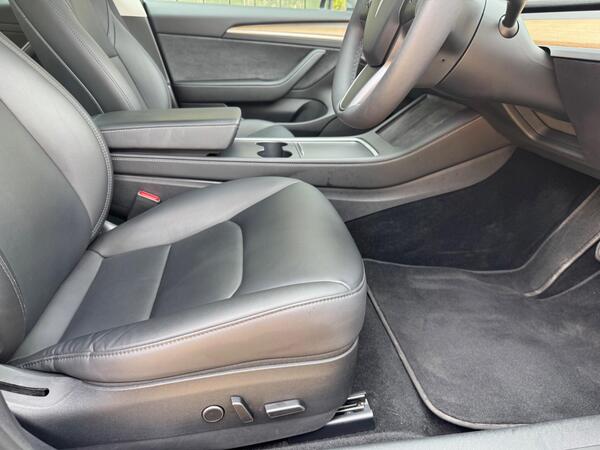 Tesla Model 3 (Dual Motor) Long Range Auto 4WDE 4dr at 48th