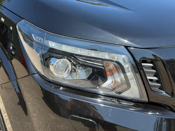 Nissan Navara 2.3 dCi N-Guard 4WD Euro 6 (s/s) 4dr at 42th