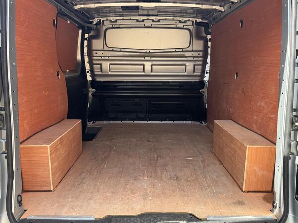 Renault Trafic 2.0 dCi Blue SL30 Extra Sport L1 H1 Euro 6 (s/s) 5dr at 37th
