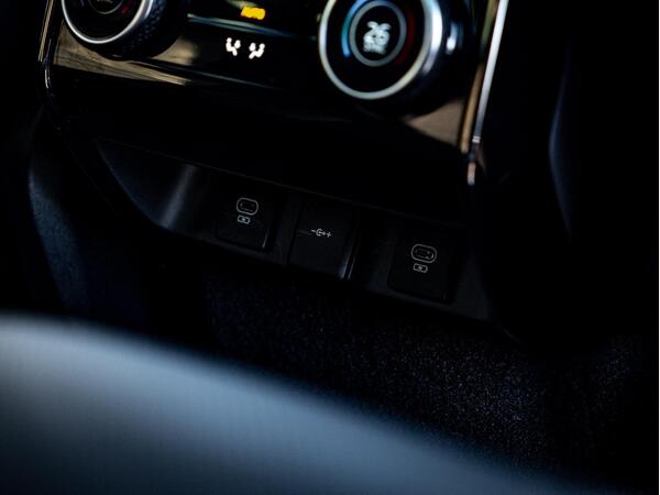 LAND ROVER R-ROVER SPORT FRST ED D MHEV A - Image 40