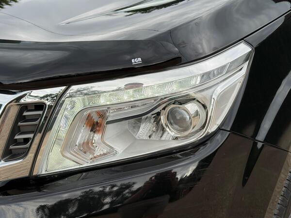 Nissan Navara 2.3 dCi Tekna 4WD Euro 6 (s/s) 4dr