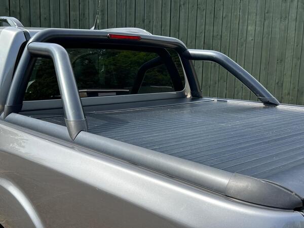 Nissan Navara 2.3 dCi N-Guard Pickup Double Cab 4dr Diesel Auto 4WD Euro 6 (190 ps)