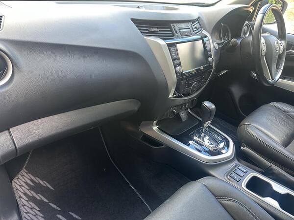 Nissan Navara 2.3 dCi N-Guard Pickup Double Cab 4dr Diesel Auto 4WD Euro 6 (190 ps)