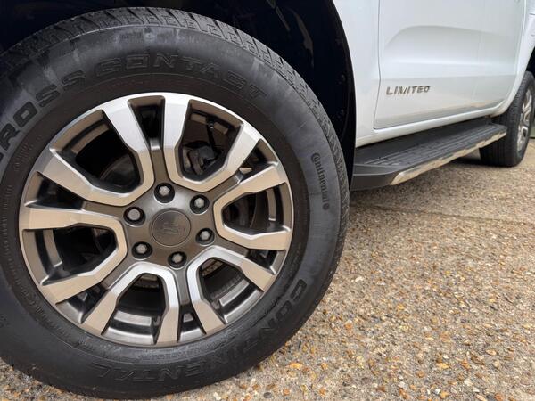 Ford Ranger 2.2 TDCi Limited 1 Auto 4WD Euro 5 4dr