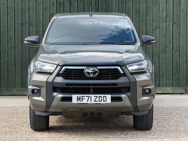 Toyota Hilux 2.8 D-4D Invincible X Auto 4WD Euro 6 (s/s) 4dr at 5th