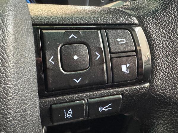 Toyota Hilux 2.8 D-4D Invincible X 4WD Euro 6 (s/s) 4dr at 23th
