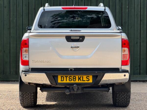 Nissan Navara 2.3 dCi Tekna Auto 4WD Euro 6 4dr at 15th