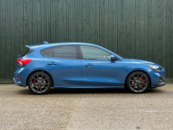 Ford Focus 2.3T EcoBoost ST Euro 6 (s/s) 5dr at 19th