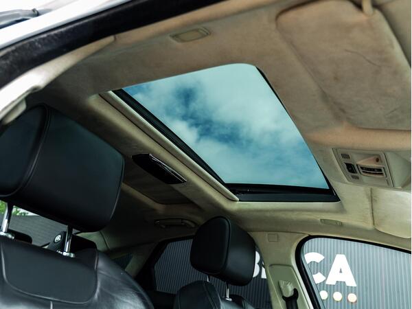 JAGUAR XJ PORTFOLIO S/C AUTO - Image 18