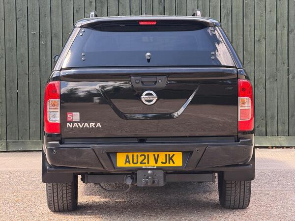 Nissan Navara 2.3 dCi N-Guard Auto 4WD Euro 6 4dr at 20th