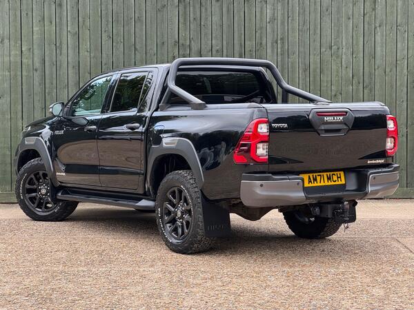 Toyota Hilux 2.8 D-4D Invincible X 4WD Euro 6 (s/s) 4dr at 9th