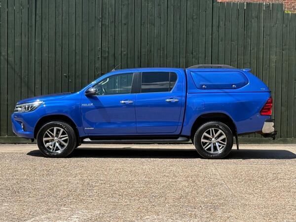 Toyota Hilux 2.4 D-4D Invincible Auto 4WD Euro 6 (s/s) 4dr (TSS) at 12th